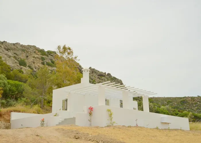 Sophia\'S Ralaki Cottage